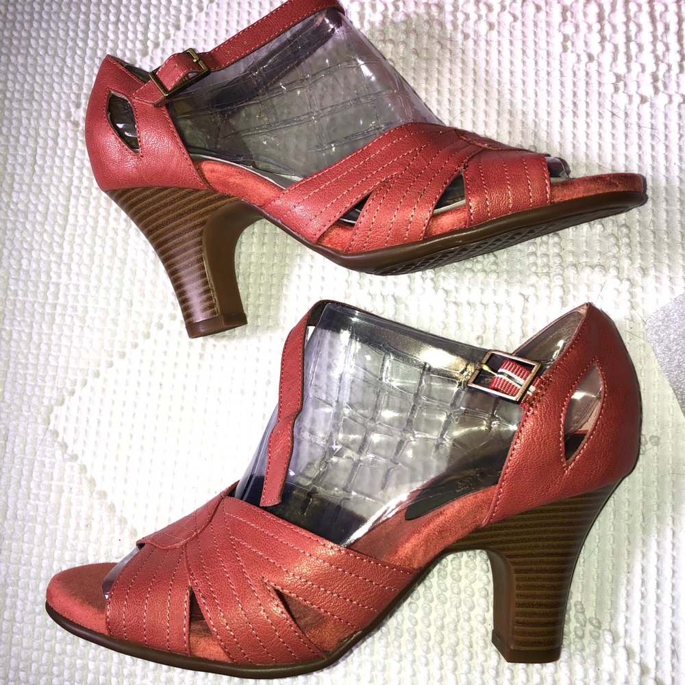 Aerosoles Full Aginda size 9 coral pumps